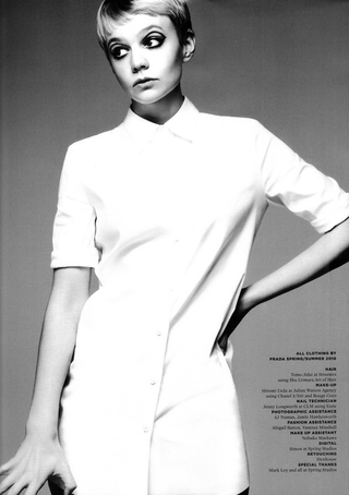 Illustration for article titled Carey Mulligan Told "Marry A Banker" Rather Than Act